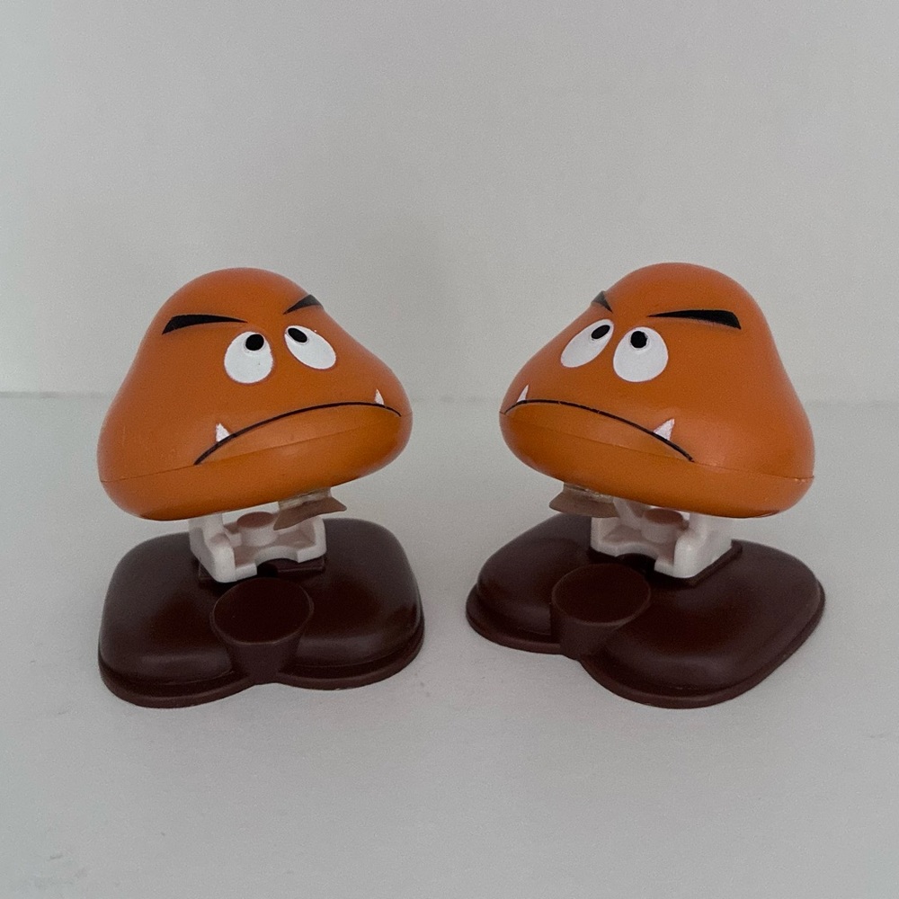 Vintage 1989 Nintendo Super Mario Brothers Little Goomba Figure, 
McDonalds